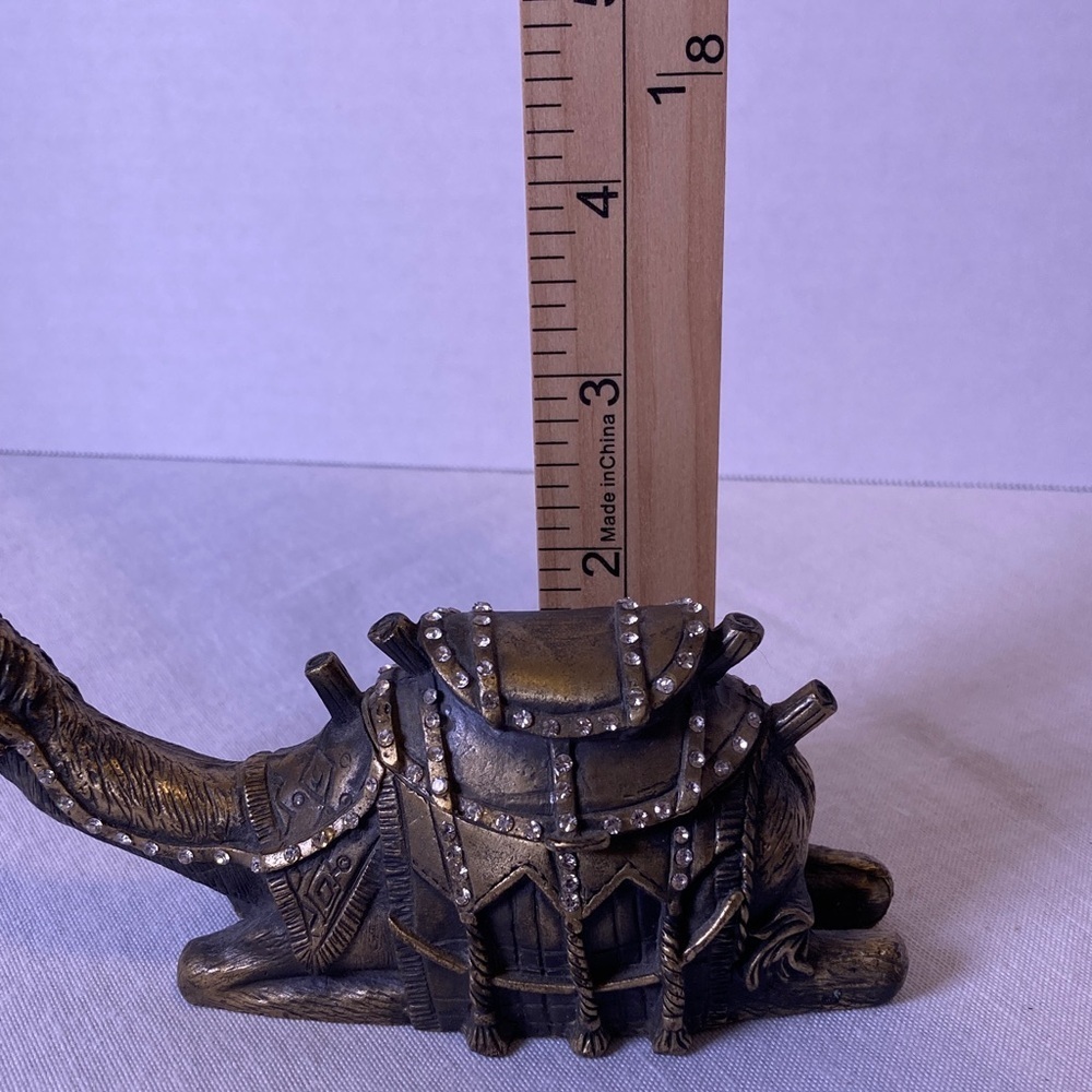 🐪 Vintage-Style Camel Trinket Box – Brass Tone with Rhinestone Accents - Picture 10 of 15